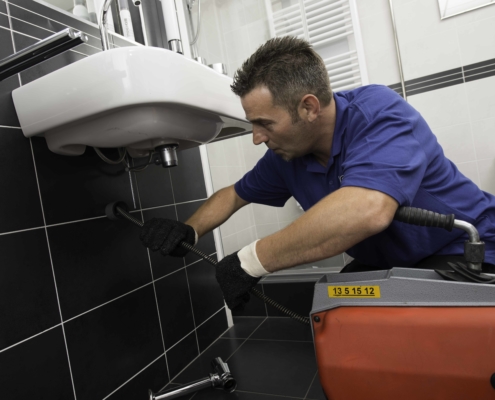 Wastafel ontstoppen